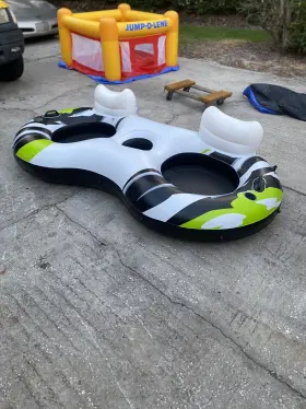 13075E OZARK TRAIL Rapid Rider Inflatable Double Water Tube