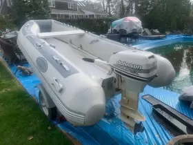 RIB-310 WEST MARINE Boat Fiberglass Bottom